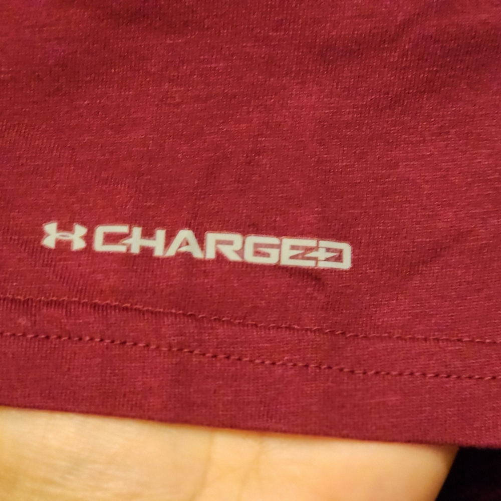 Under Armour Unisex Burgundy Tee with Camo Logo Heat Gear Wicking Size Large - Picture 7 of 13